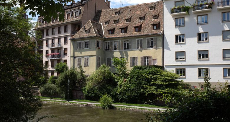 Achat / Vente programme immobilier neuf Strasbourg rénovation à 4 min à pied de la place du Château (67000) - Réf. 9408
